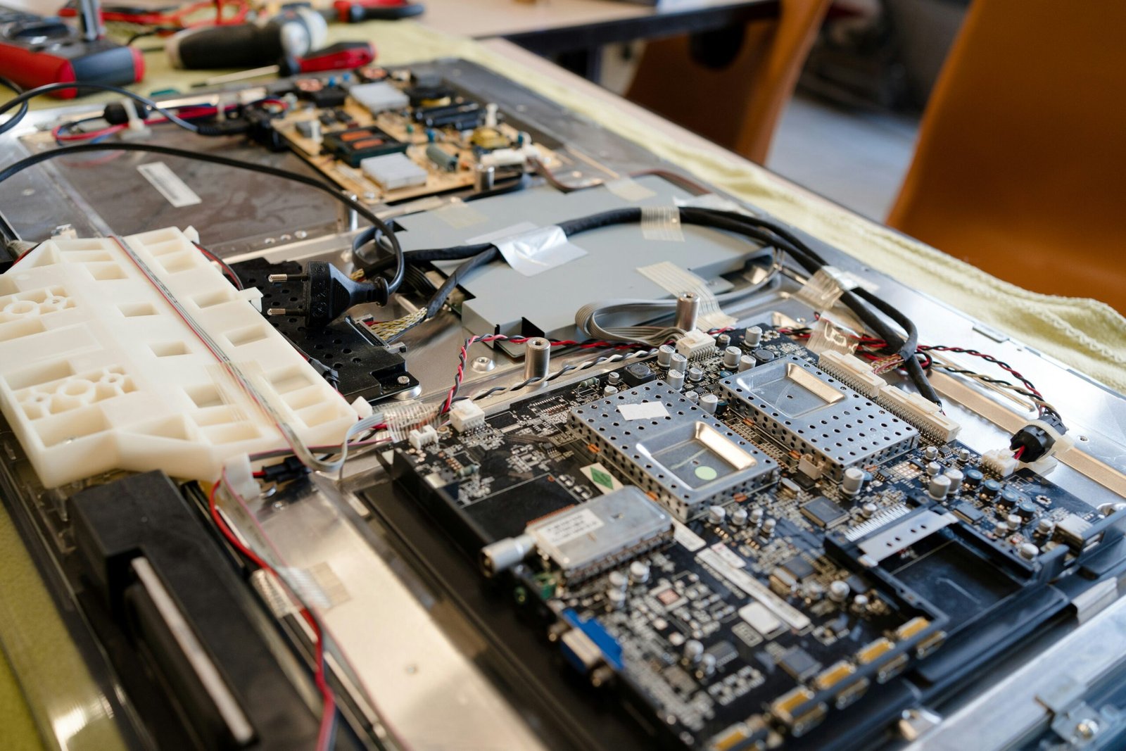 The Best TV Repair Services in Dubai: Affordable Solutions for Major Brands